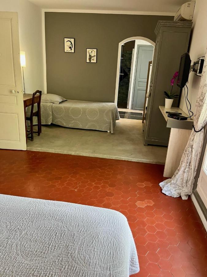 La Maison De Justine Grimaud Esterno foto