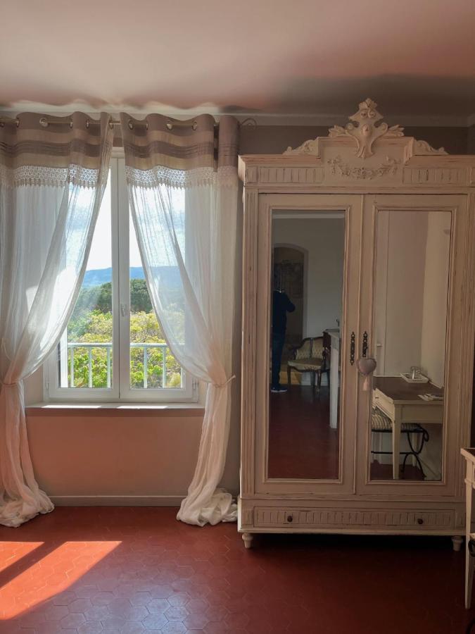 La Maison De Justine Grimaud Esterno foto